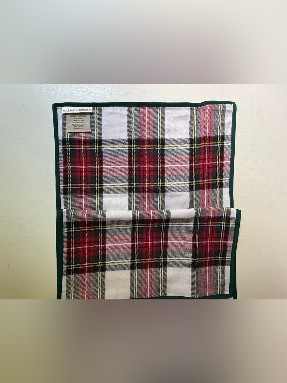 NWT Williams Sonoma STEWART TARTAN PLAID TABLE RUNNER 16 X 108” HOLIDAY